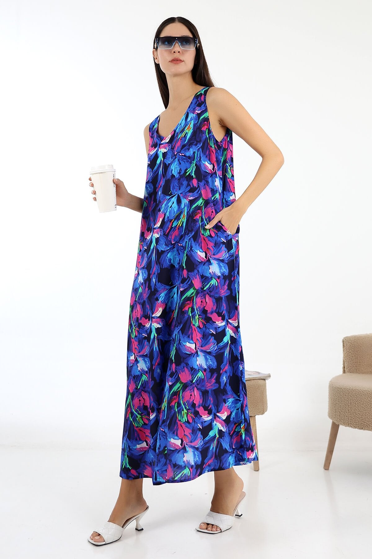 LİKAPASHOP KOLSUZ UZUN ELBİSE MAVİ ÇİÇEK - L