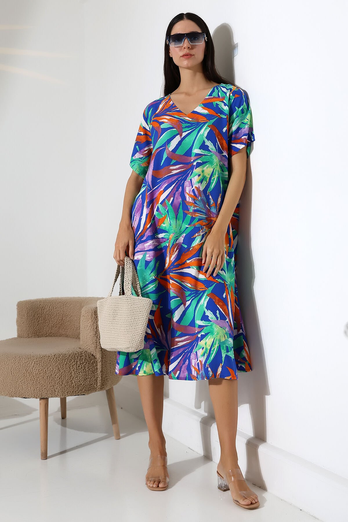 Likapa Yazlık Büyük Beden Viskon  V Yaka Kısa Kol Elbise 2688 Lacivert Palmiye - L