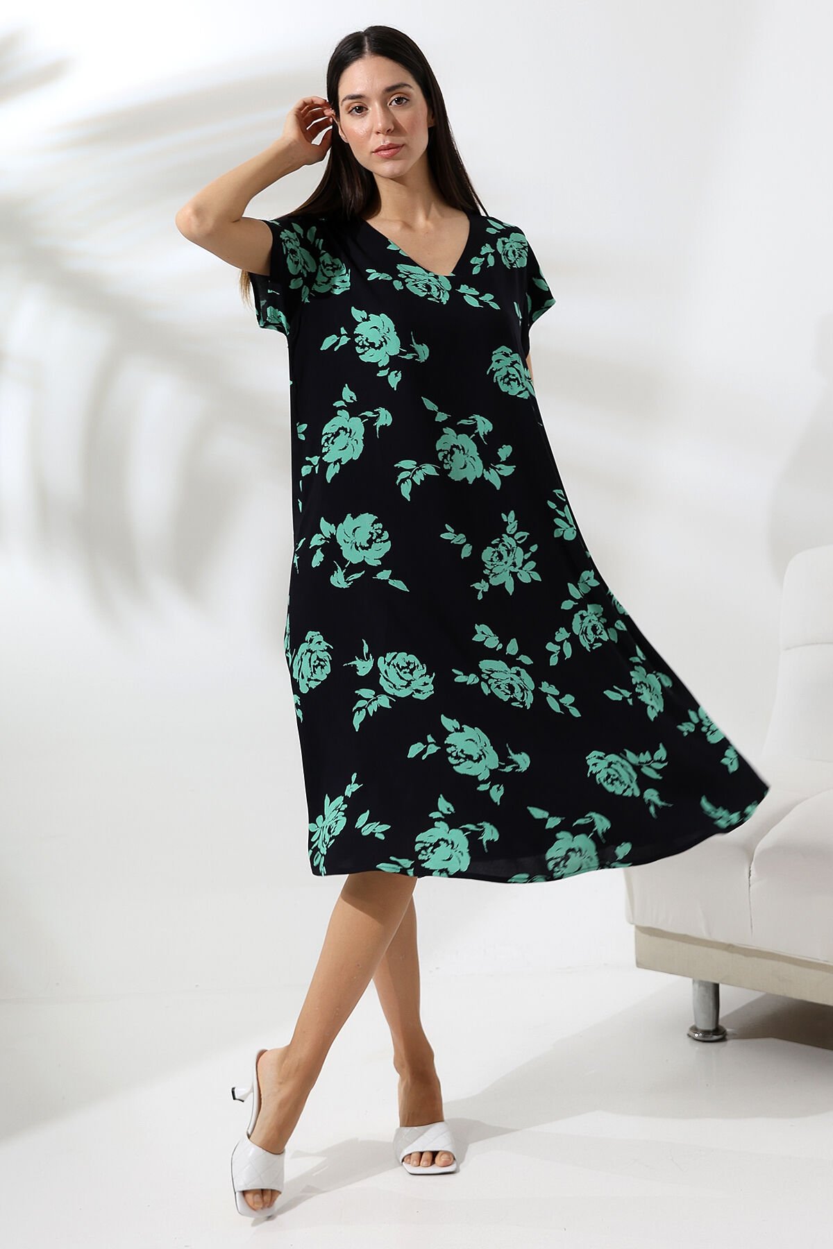 Likapa Yazlık Büyük Beden Viskon  V Yaka Kısa Kol Elbise 2688 YEŞİL ÇİÇEK - 2XL