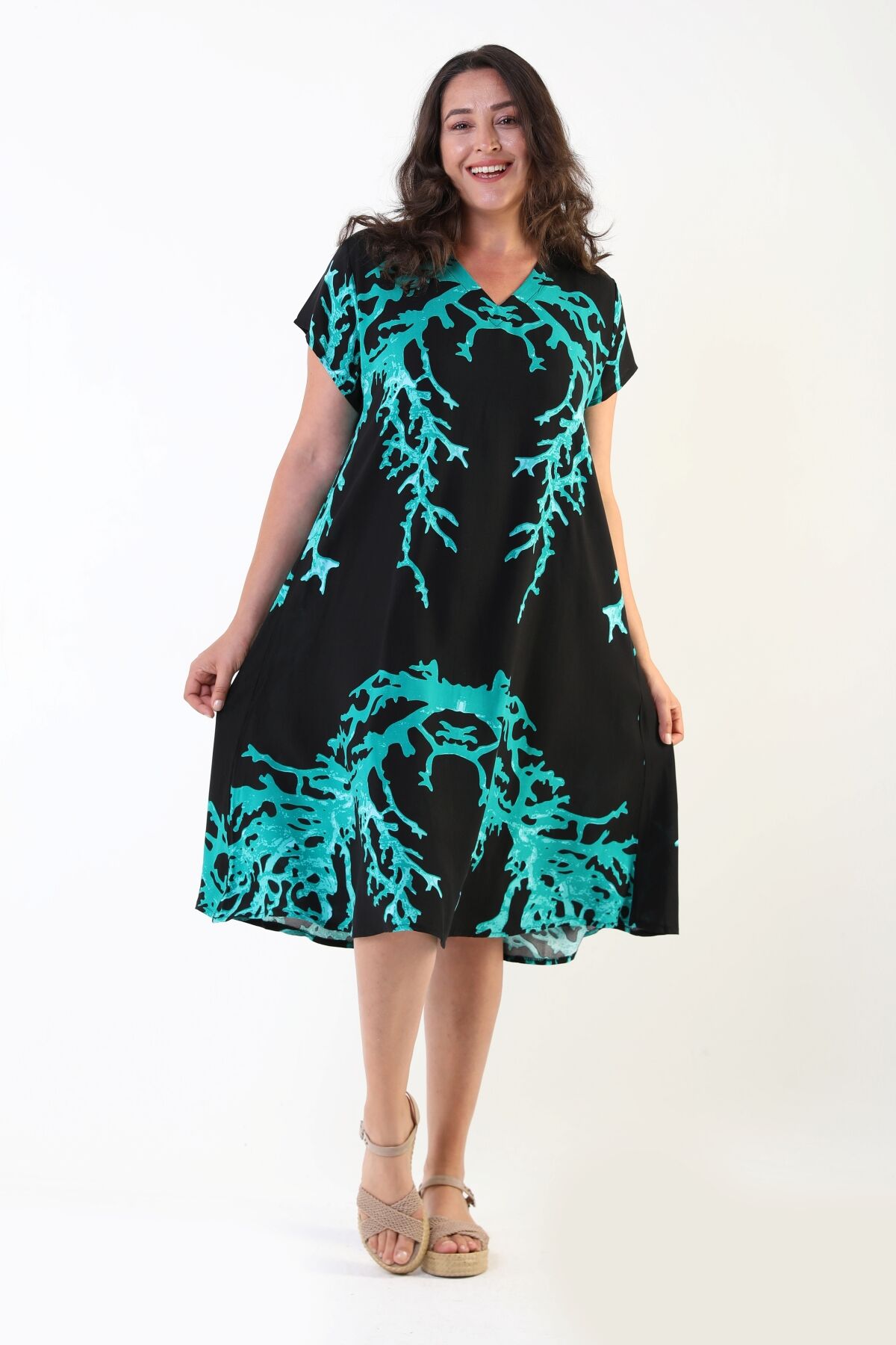Likapa Yazlık Büyük Beden Viskon  V Yaka Kısa Kol Elbise 2688 M - siyah yeşil