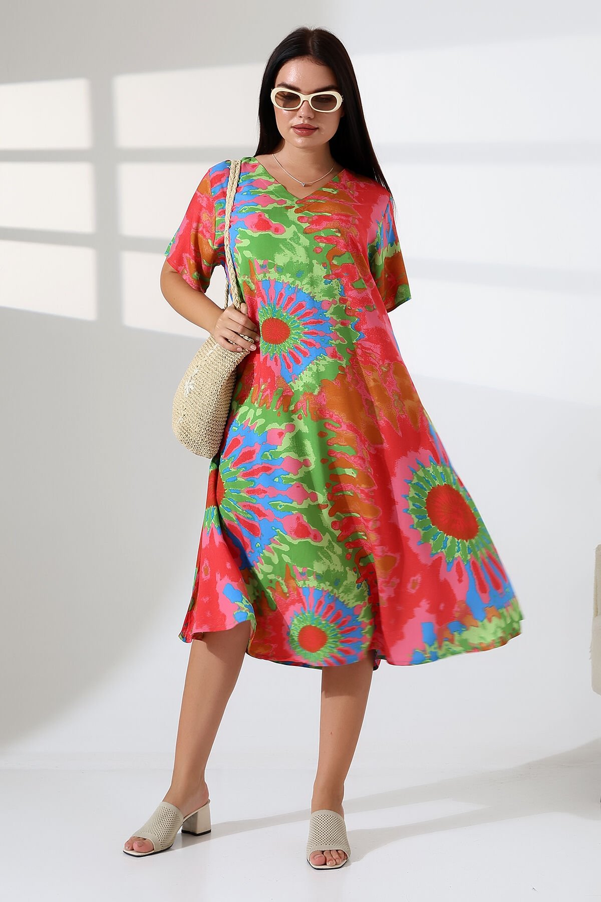 Likapa Yazlık Büyük Beden Viskon  V Yaka Kısa Kol Elbise 2688 pembe  yeşil batik - XL