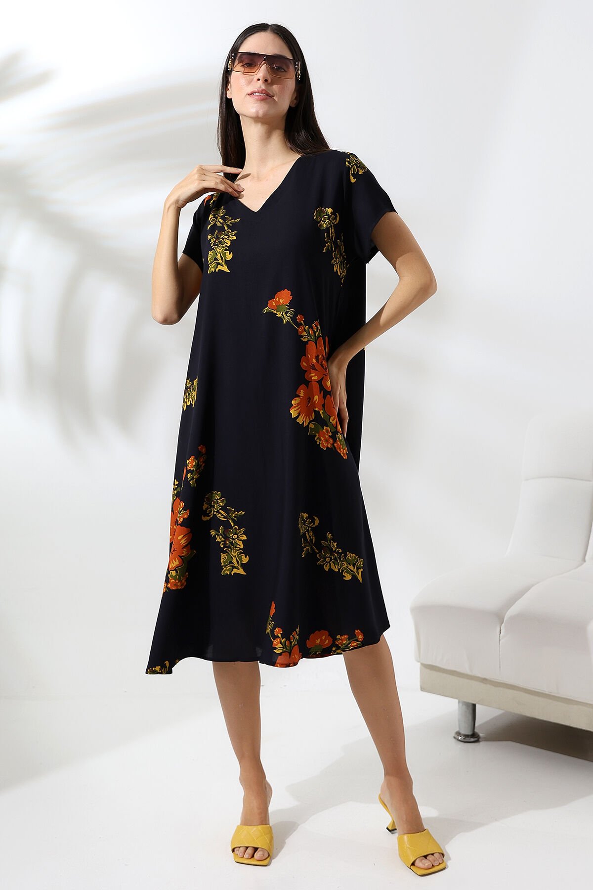 Likapa Yazlık Büyük Beden Viskon  V Yaka Kısa Kol Elbise 2688 Siyah Tutuncu - 2XL